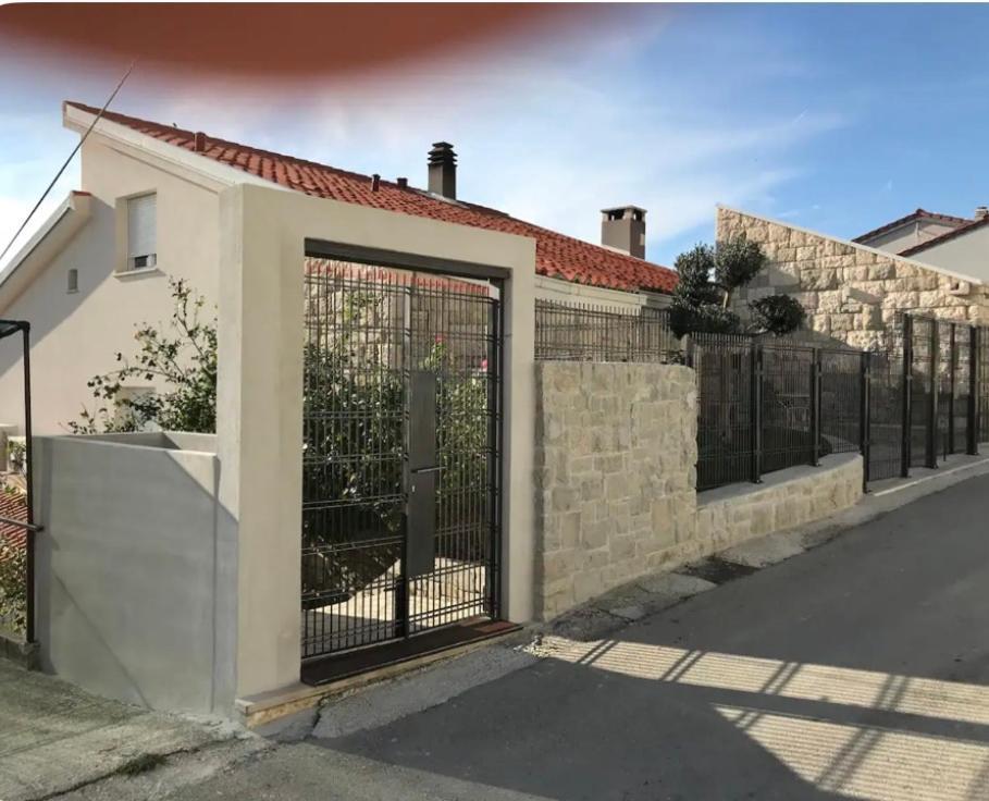 Romantic Stone- Studio Apartman Omiš Eksteriør billede