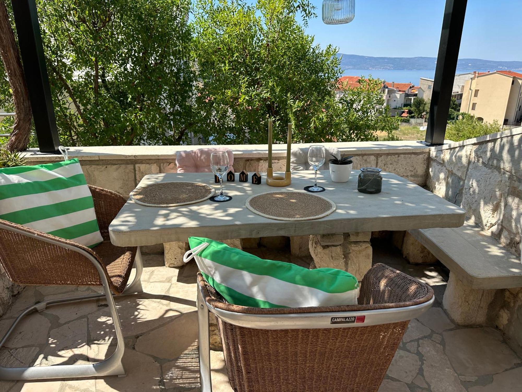 Romantic Stone- Studio Apartman Omiš Eksteriør billede