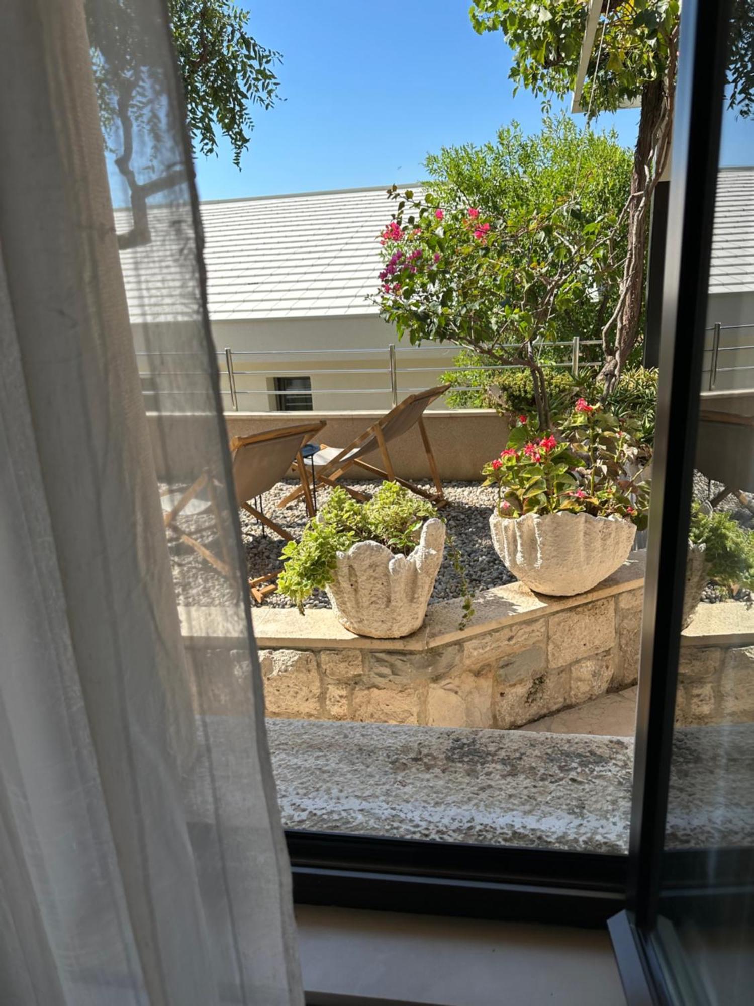 Romantic Stone- Studio Apartman Omiš Eksteriør billede