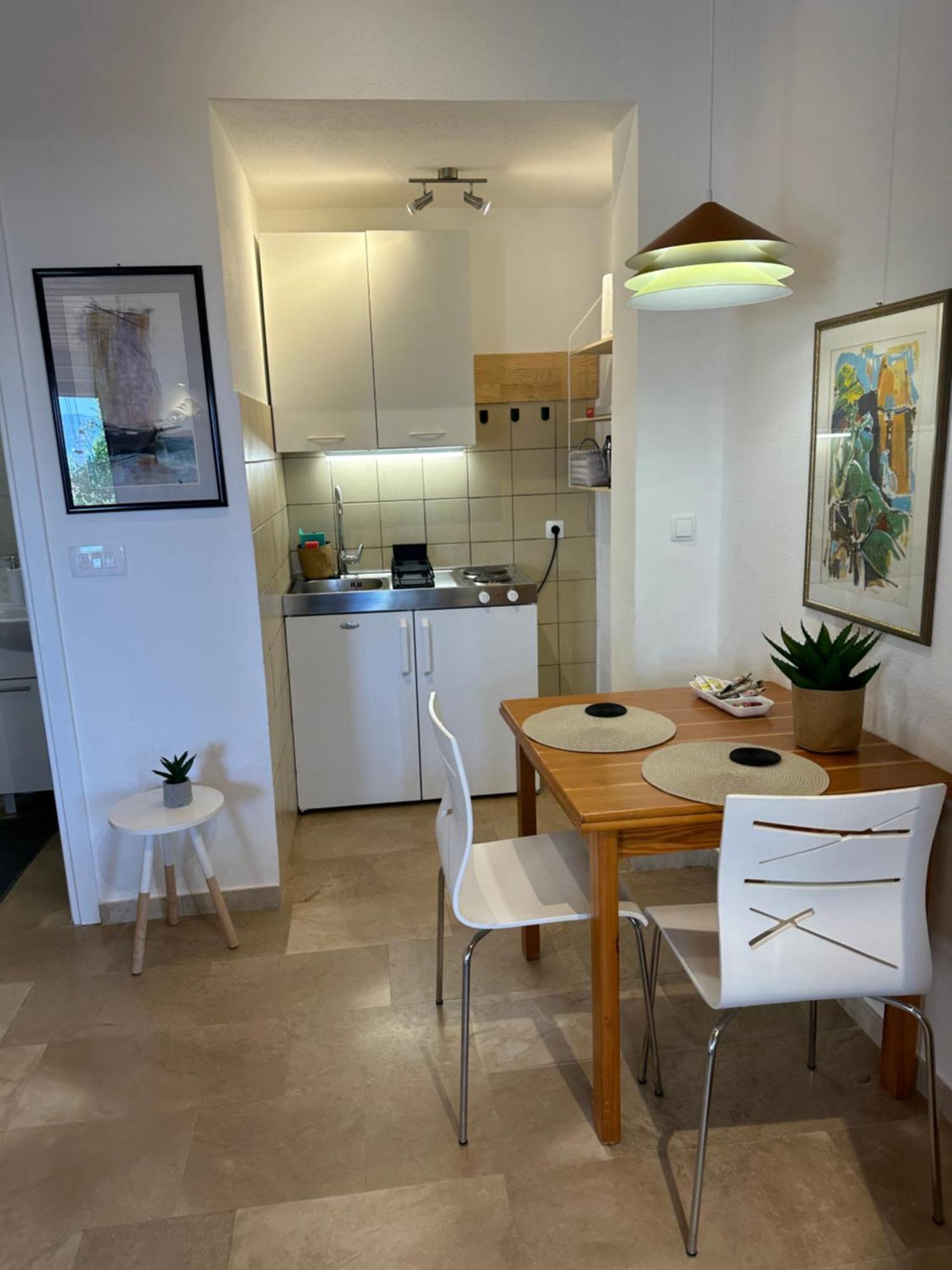 Romantic Stone- Studio Apartman Omiš Eksteriør billede